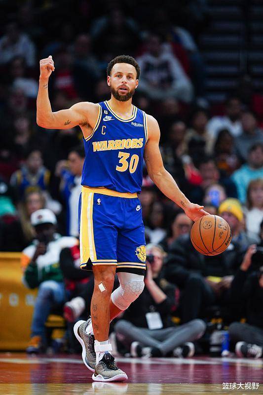 猛龙爆冷意大利男篮，克莱送出助攻