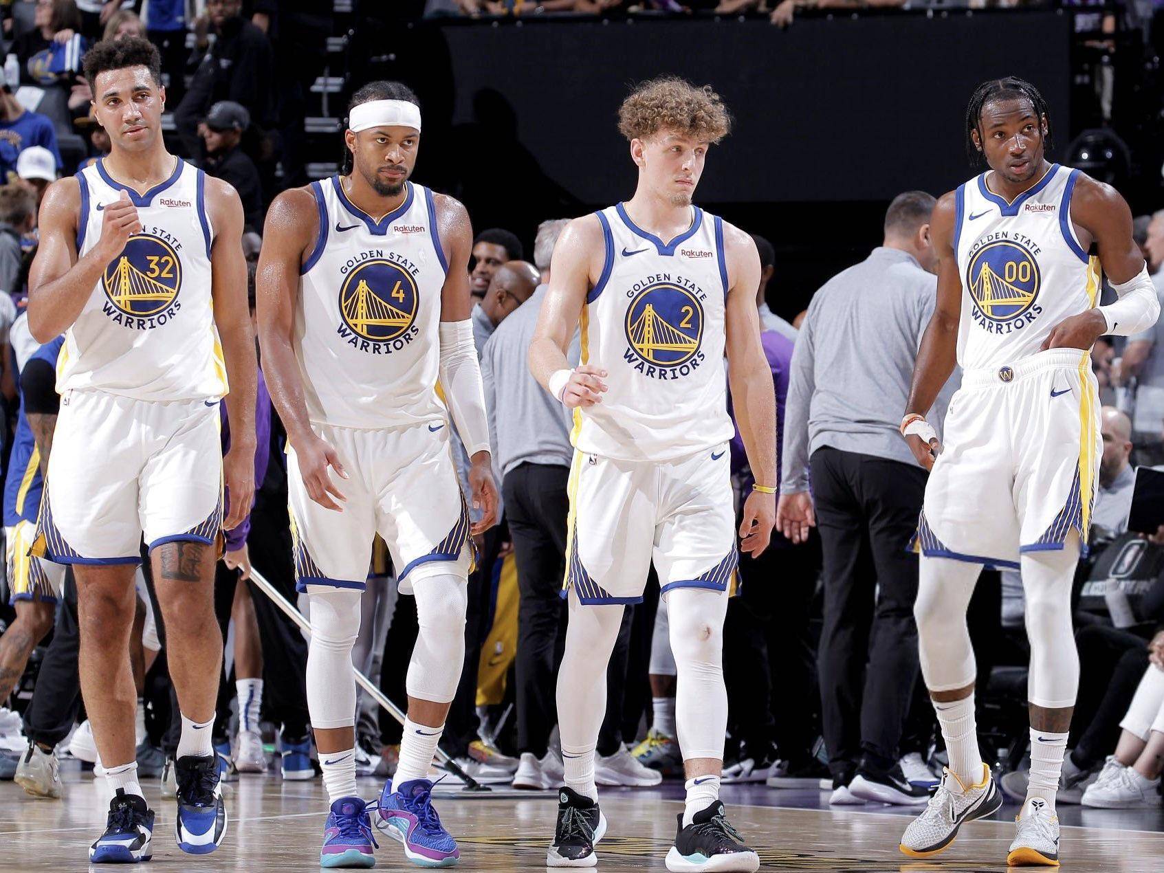 比赛中出现的紧急绝境，球员们一路奋战