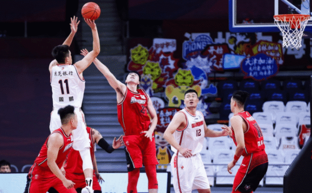 九游中国-关于深圳主场大胜武汉，豪取三分的信息