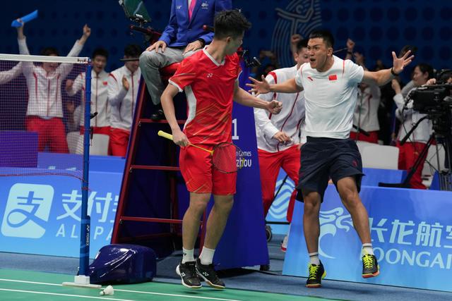 九游体育直播-印尼队横扫丹麦队，李梓嘉统治全场