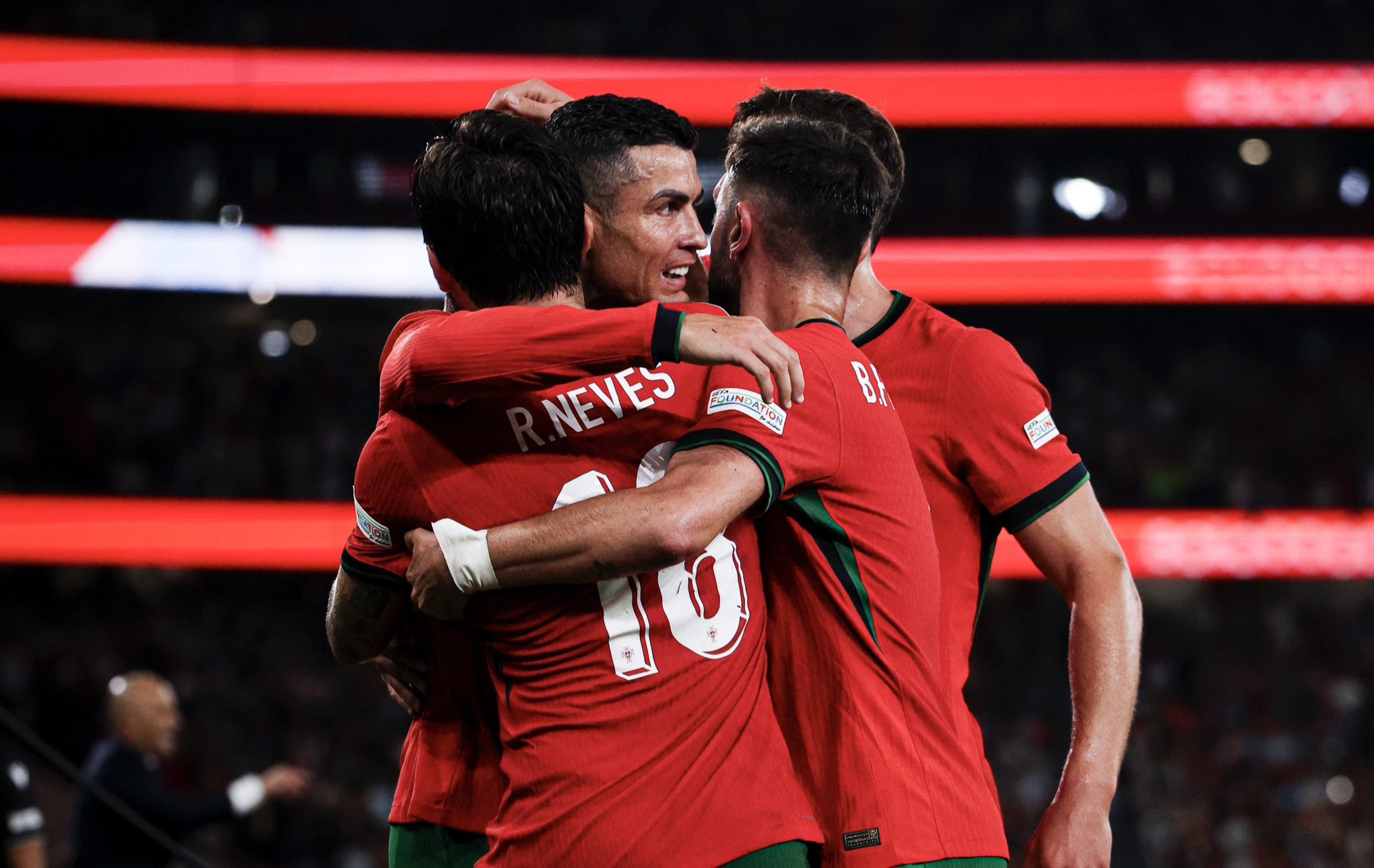 包含葡萄牙队横扫波兰队，张继科高光表现的词条