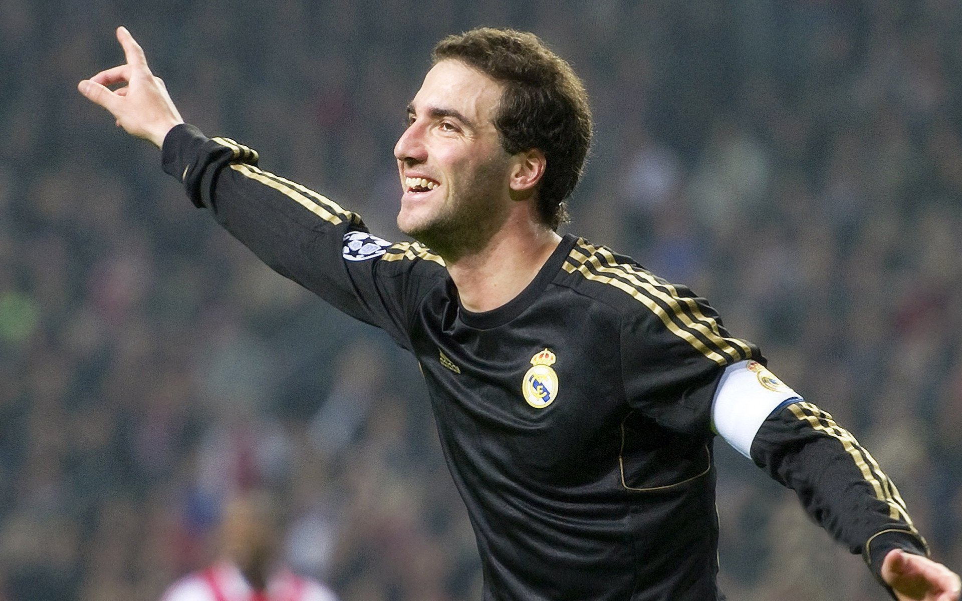 羽坛震撼夜，印尼队横扫丹麦队，辛杜惊艳四座改写历史